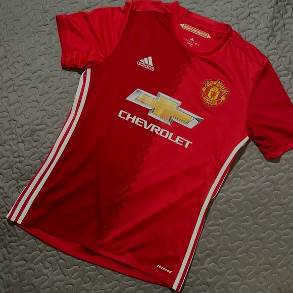 Adidas- Manchester United-Chevrolet- Jersey -sz M - Picture 1 of 3